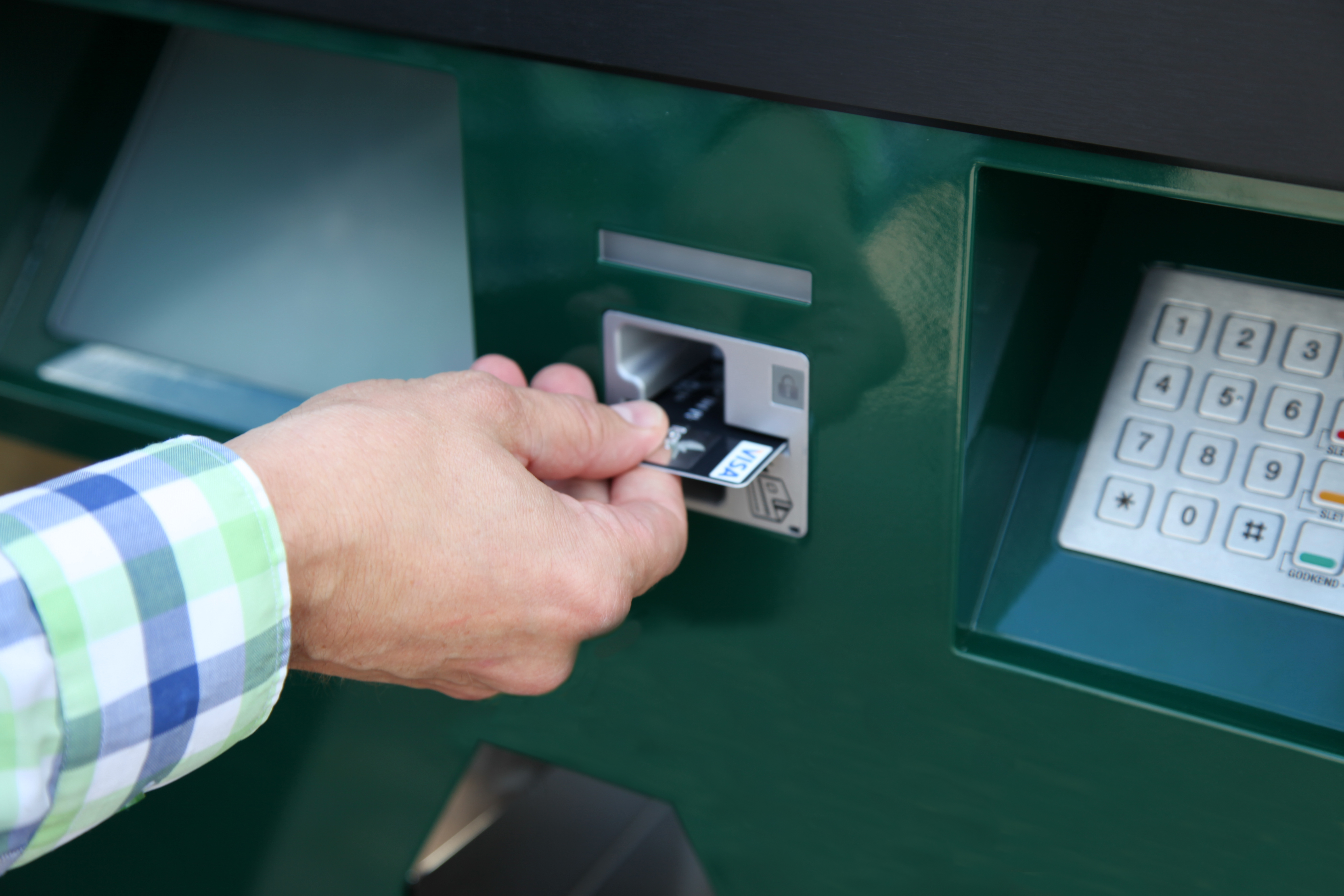 Betaling med alle nets-godkendte betalingskort i automaten